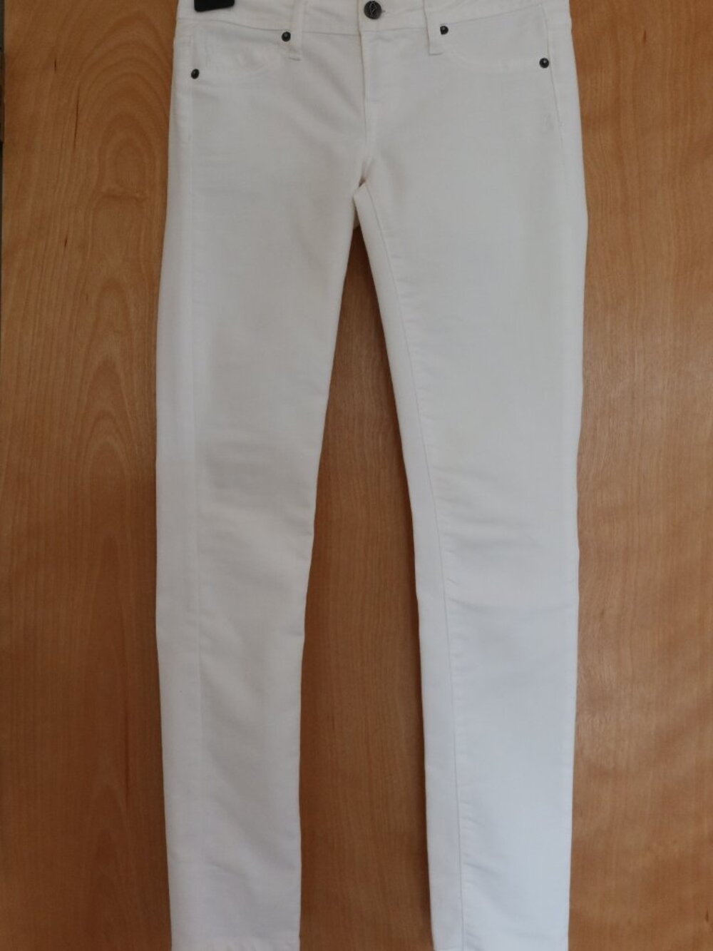 Genetic Denim The Shane white denim jeans color "oxide" $198 sz 26 cotton blend